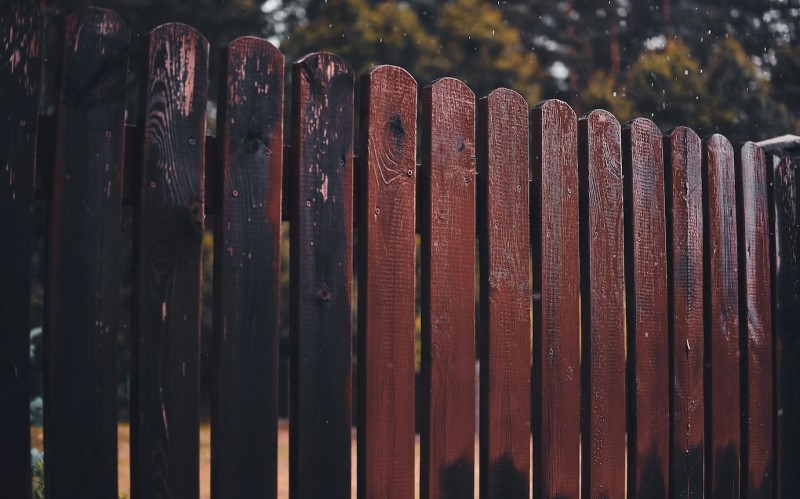 5 Fence Options to Consider in Newtown, CT
