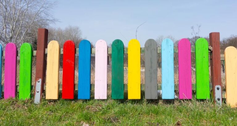 10 Stunning Painted Picket Fence Ideas To Transform Your Home S Exterior   10 Stunning Painted Picket Fence Ideas To Transform Your Homes Exterior 768x408 