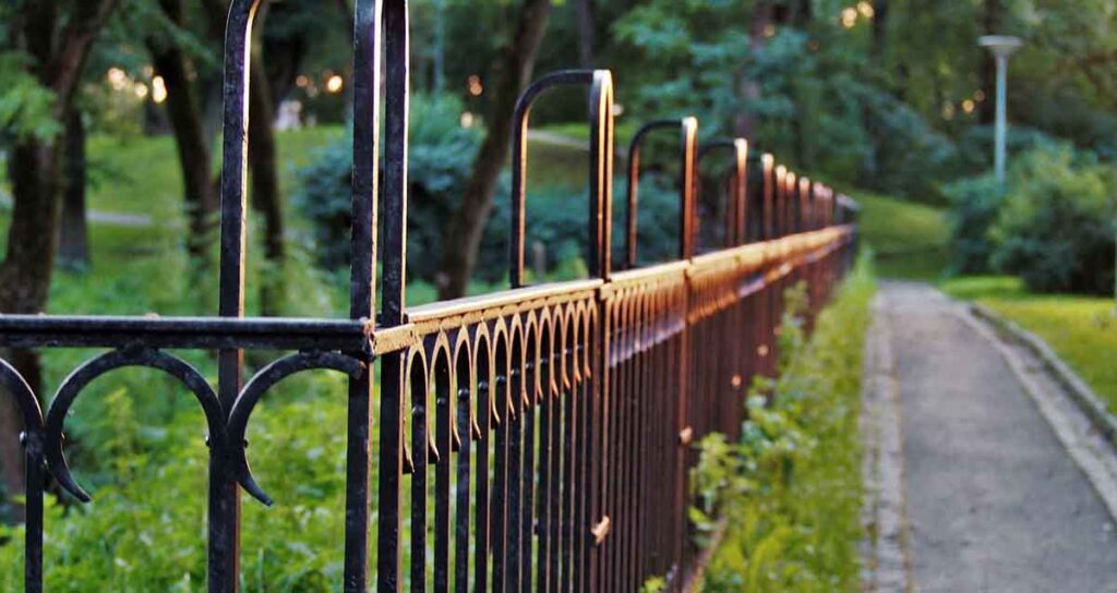 DIY vs. Hiring a Fence Contractor​ ​in Newtown, CT