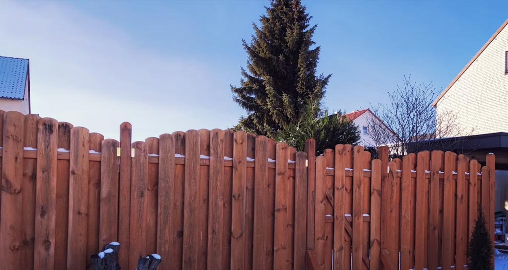 Avoid These Common Mistakes When Hiring a Local Fence Company in Newtown, CT