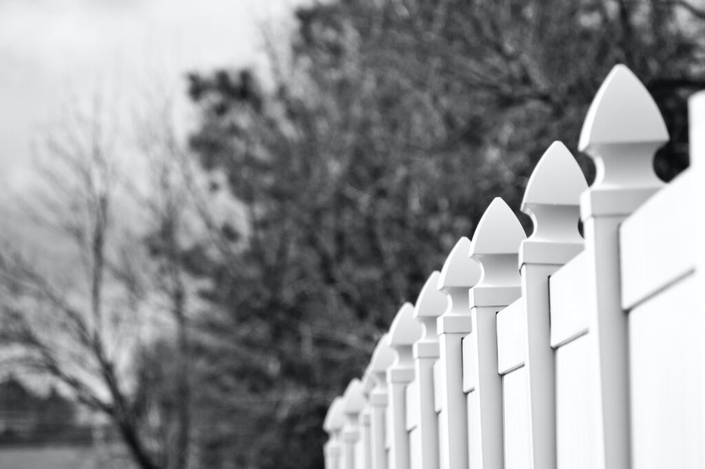 Modern White Fence Style in Black and White